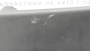 Обшивка двери багажника нижняя Toyota Rav4 19-24 черная, с ручкой, царапины, вмятины