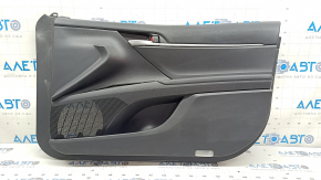 Обшивка двери карточка передняя правая Toyota Camry v70 18-23 черная с черной вставкой пластик, подлокотник резина, с ручкой, царапины