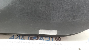 Обшивка двери карточка передняя правая Toyota Camry v70 18-23 черная с черной вставкой пластик, подлокотник резина, с ручкой, царапины
