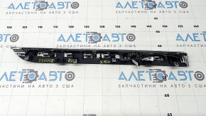Накладка передней панели правая Volvo XC90 16-23 под дерево береза, глянец, с подсветкой, царапины