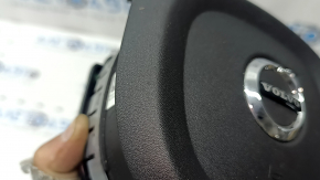 Подушка безопасности airbag в руль водительская Volvo XC90 16-23 черная, царапины