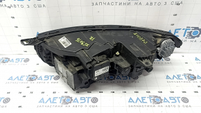 Фара передняя правая в сборе Volvo XC90 16-18 LED, песок, трещины в стекле, сломано крепление