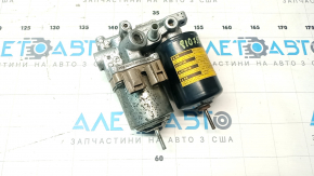Тормозной усилитель brake booster Toyota Prius V 12-17 надломана фишка