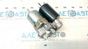 Тормозной усилитель brake booster Toyota Prius V 12-17 надломана фишка