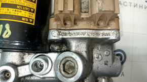 Тормозной усилитель brake booster Toyota Prius V 12-17 надломана фишка