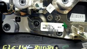 Накладка передней панели центральная BMW 4 F32/33/36 14-20 под дерево, тип 2, царапины, трещина в креплении