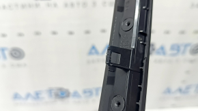 Накладка передней панели центральная BMW 4 F32/33/36 14-20 под дерево, тип 2, царапины, трещина в креплении