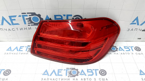 Aripă exterioară dreapta completă, ușoară, BMW 4 F32/33/36 14-16, zgârieturi