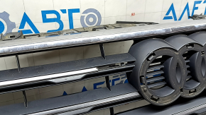 Решетка радиатора в сборе Audi A5 F5 18-19 черный мат+хром, отсутствует эмблема, дефект хрома