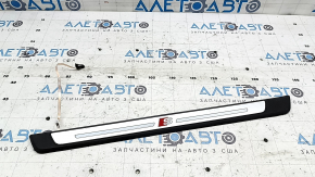 Накладка порога вненш передняя левая Audi A5 F5 17-24 5D S-line, с подсветкой, потерта