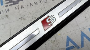 Накладка порога вненш передняя левая Audi A5 F5 17-24 5D S-line, с подсветкой, потерта