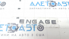 Emblemă inscripționată ENGAGE pe portbagaj Nissan Ariya 23-25