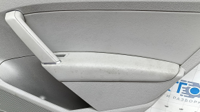 Обшивка двери карточка задняя правая VW Passat b8 16-19 USA серая, подлокотник кожа серый, молдинг под темное дерево, под химчистку, царапины