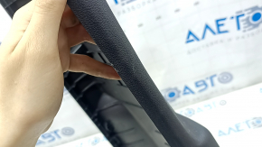 Накладка центральной стойки нижняя правая Audi A6 C7 12-18 черная, царапины