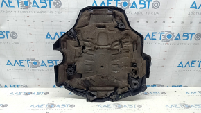 Накладка двигателя Audi A6 C7 16-18 3.0T порвана шумоизоляция, царапины