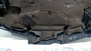 Накладка двигателя Audi A6 C7 16-18 3.0T порвана шумоизоляция, царапины
