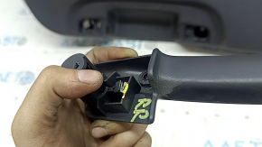 Обшивка двери багажника нижняя Ford C-max MK2 13-18 черная, царапины, на ручке сломано крепление