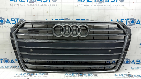 Решетка радиатора в сборе Audi A4 B9 18-19 с эмблемой, под парктроники, темный хром, потрескался хром, надломано крепление