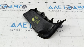 Накладка фонаря внешнего левая Audi A4 B9 17-19 сломано крепление
