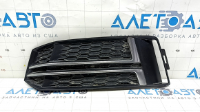 Решетка переднего бампера левая Audi A4 B9 17-18 s-line, без радара, темный хром, песок