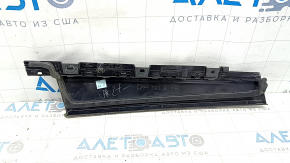 Накладка двери боковая передняя правая Ford Fusion mk5 13-20 черный глянец, воздух по кромке, царапины