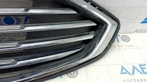 Решетка радиатора grill в сборе с обрамлением Ford Fusion mk5 17-18 хром, песок, надломаны, крепления