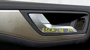 Обшивка двери карточка передняя левая Ford Escape MK4 20-22 тип 2, черная, подлокотник кожа черный, молдинг серый, с хром ручкой, царапины