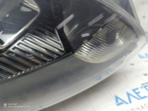 Фара передняя правая Ford Escape MK4 20-22 галоген + LED DRL
