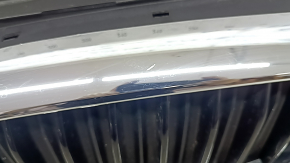 Решетка радиатора grill в сборе BMW 5 G30 17-22 с жалюзи дефлектором радиатора, хром, потрескан хром, трещина, сломано крепление, песок