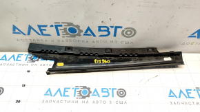Накладка двери боковая задняя левая Audi A4 B8 08-16 перед, царапины