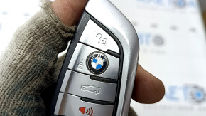 Ключ BMW 5 G30 17-23 smart, 4 кнопки, светлое жало, царапины, тычки