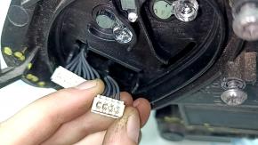 Фара передняя левая голая BMW X7 G07 19-22 LED, без блока, без уплотнителя и кронштейна, сломаны крепления, трещины в корпусе, пробит корпус, пробито стекло