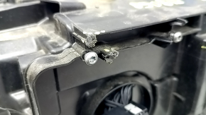 Фара передняя левая голая BMW X7 G07 19-22 LED, без блока, без уплотнителя и кронштейна, сломаны крепления, трещины в корпусе, пробит корпус, пробито стекло