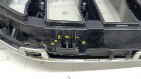 Решетка радиатора grill BMW X7 G07 19-22 без ночного видения, под камеру, вмятины, песок, сломаны крепления