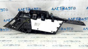 Обшивка арки задняя левая верхняя BMW X7 G07 19-22 Schwarz, вставка под дерево с молдингом, примято, царапины, надлом крепления, примято крепление