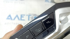 Плафон освещения задний BMW X7 G07 19-22 черный глянец, надломано крепление, царапины
