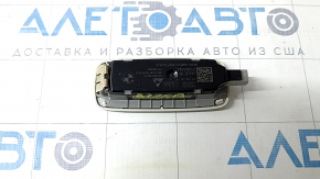 Плафон освещения задний правый BMW X7 G07 19-22 Elfenbein-Weiss, трещина в корпусе, сломано крепление