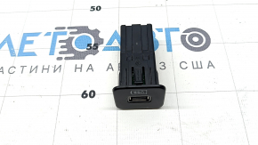 USB Hub центральной консоли Jeep Compass 22-26 задний, царапины
