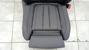 Пассажирское сидение BMW X7 G07 19-22 с Airbag, электрическое, подогрев, кожа, Schwarz, Sport, царапины на спинке