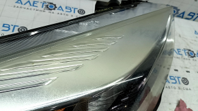 Фара передняя правая Ford Escape MK3 17-19 рест галоген, светлая, царапины, под полировку