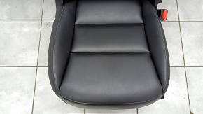 Пассажирское сидение Infiniti QX50 19-21 с airbag, электро, подогрев, кожа черная, серая строчка, ржавое снизу