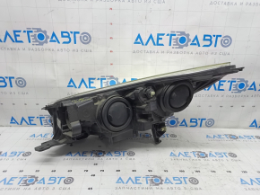 Фара передняя правая Ford Escape MK3 17-19 рест галоген, светлая, царапины, под полировку