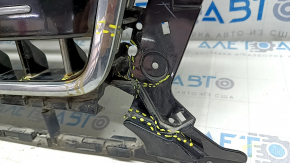 Решетка радиатора grill Audi Q5 8R 13-17 рест без парктроников, глянец, хром, хром вставки, с шильдиком, песок, трещины, тычка, сломаны крепления хром вставки