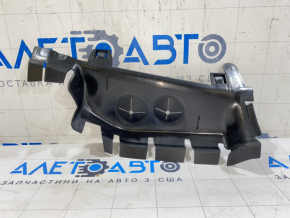 Дефлектор радиатора правый Audi Q7 16-19 3.0T малый