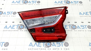 Фонарь внутренний крышка багажника левый Honda Accord 18-20 hybrid, царапина, сломано крепление