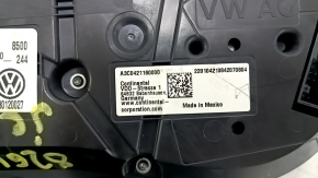 Щиток приборов VW Jetta 21-21 73к, царапины, скол