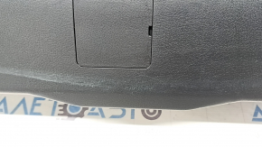 Обшивка двери багажника нижняя Mazda CX-30 20-23 черная без электропривода, потерта
