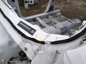 Четверть передняя левая Lincoln MKZ 13-20 hybrid на кузове, белый UG, вмятины