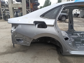 Четверть крыло задняя правая VW Jetta 19-26 на кузове, серебро, тычки