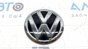 Эмблема задняя VW Jetta 19-21 сломана направляющая, песок